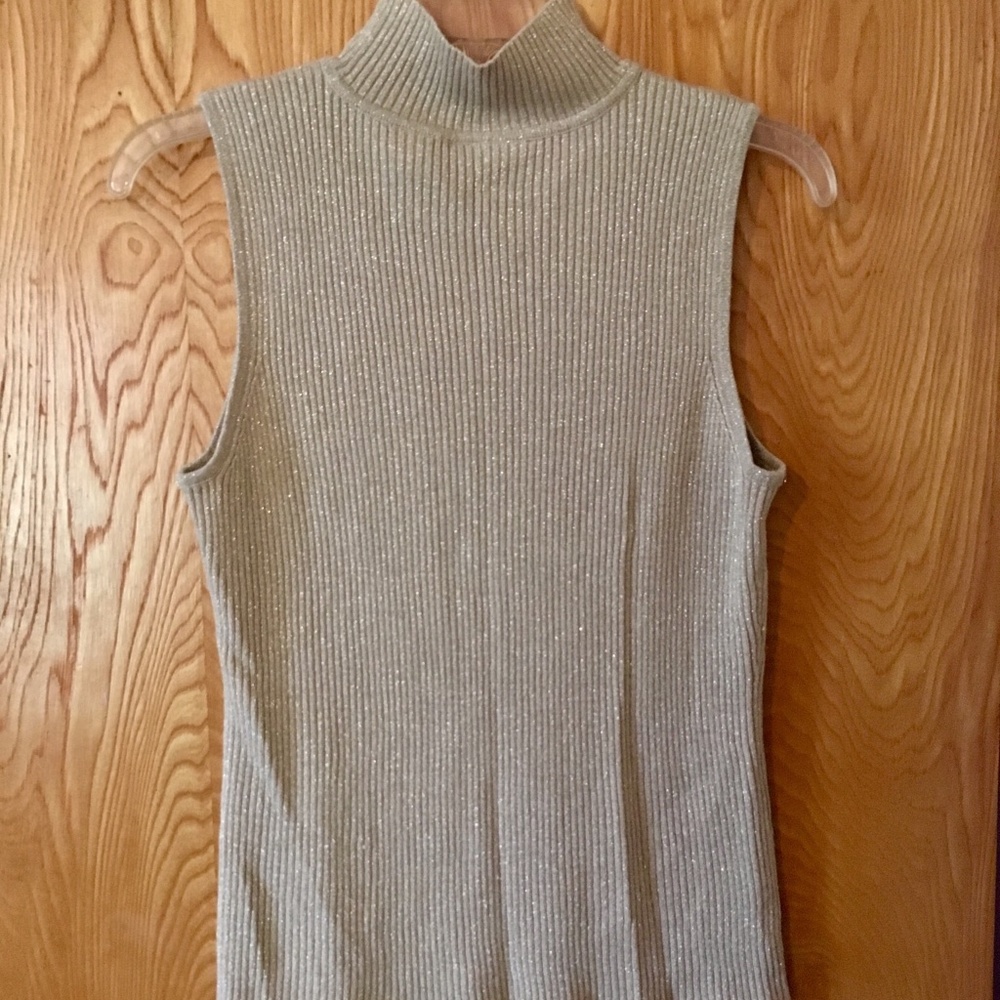 Axcess Liz Claiborne Tan Sleeveless Turtleneck - Picture 3 of 3